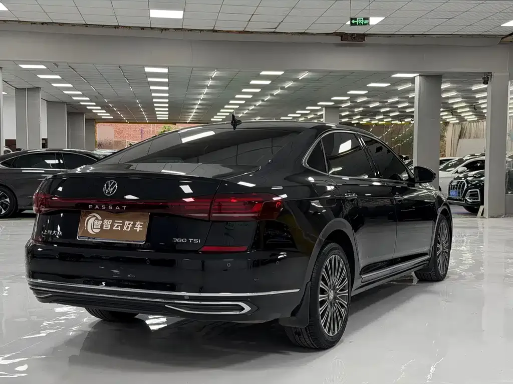 Volkswagen Passat — фото 6