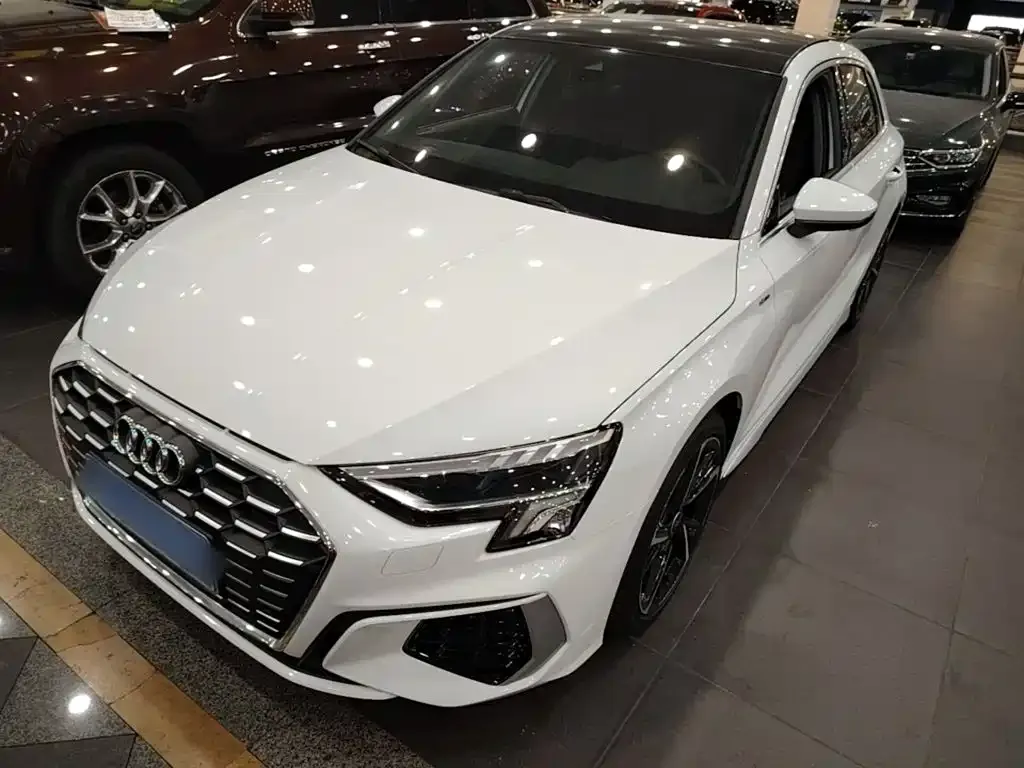 Audi A3 — фото 1