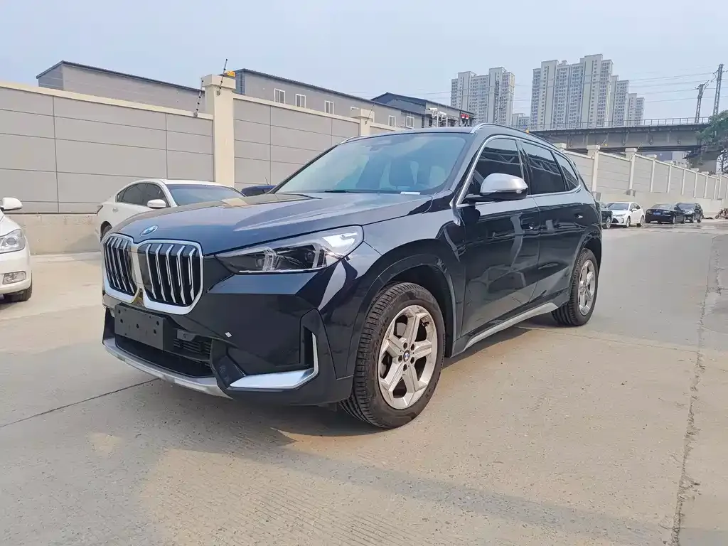 BMW X1 — фото 1