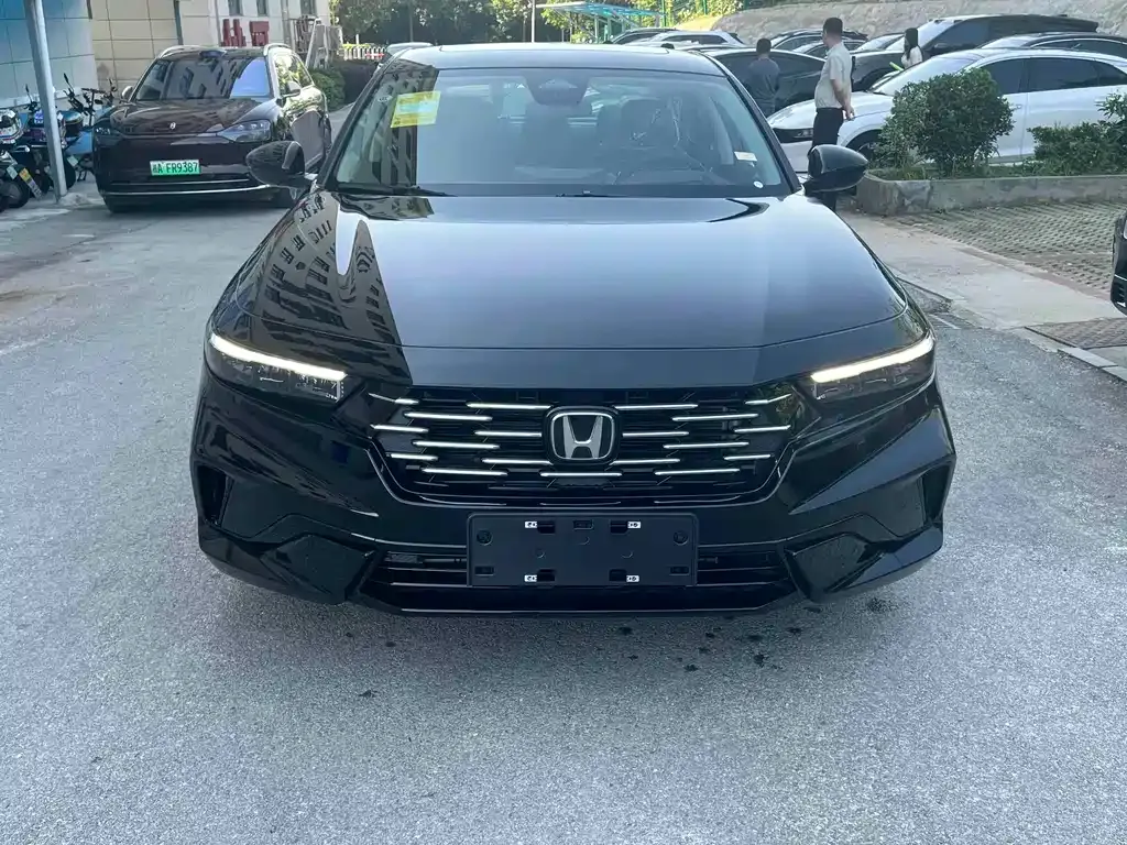 Honda Accord — фото 9
