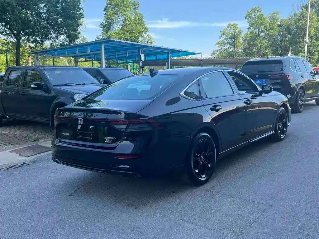 Honda Accord — фото 3