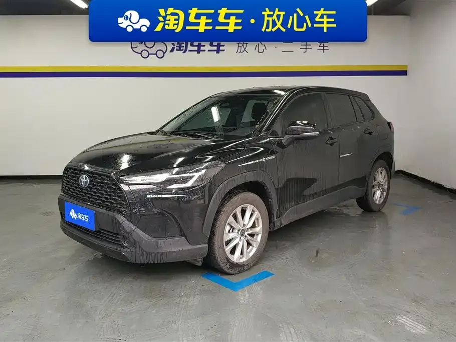 Toyota Corolla Cross — фото 1