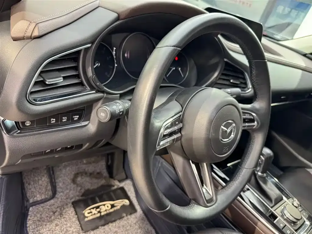 Mazda CX-30 — фото 9