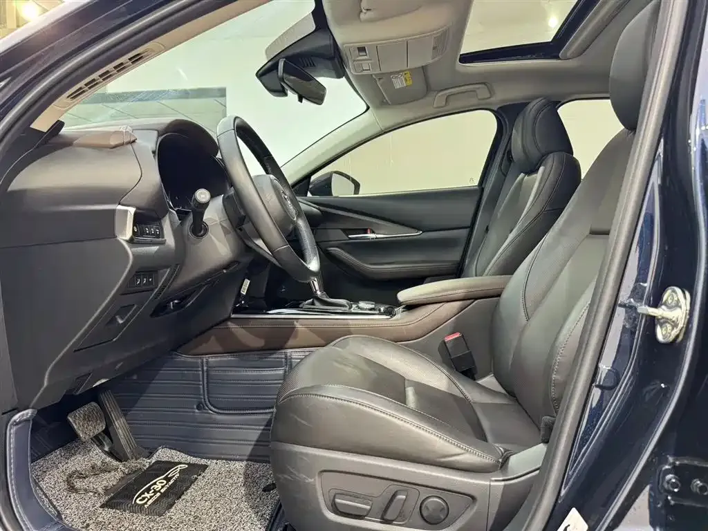 Mazda CX-30 — фото 10