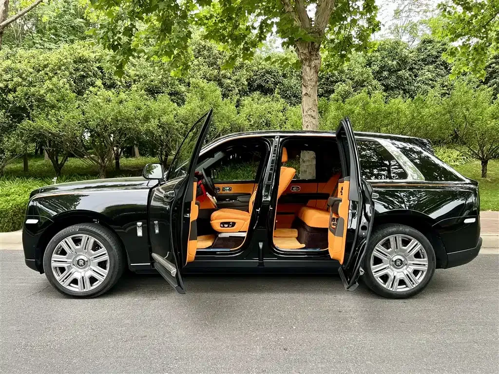 Rolls-Royce Cullinan — фото 8