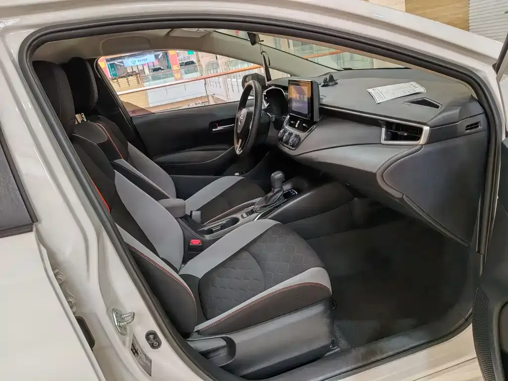 Toyota Corolla 2024 из CN, фото 2