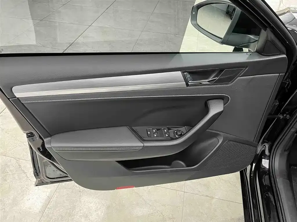 Skoda Superb 2025 из CN, фото 9