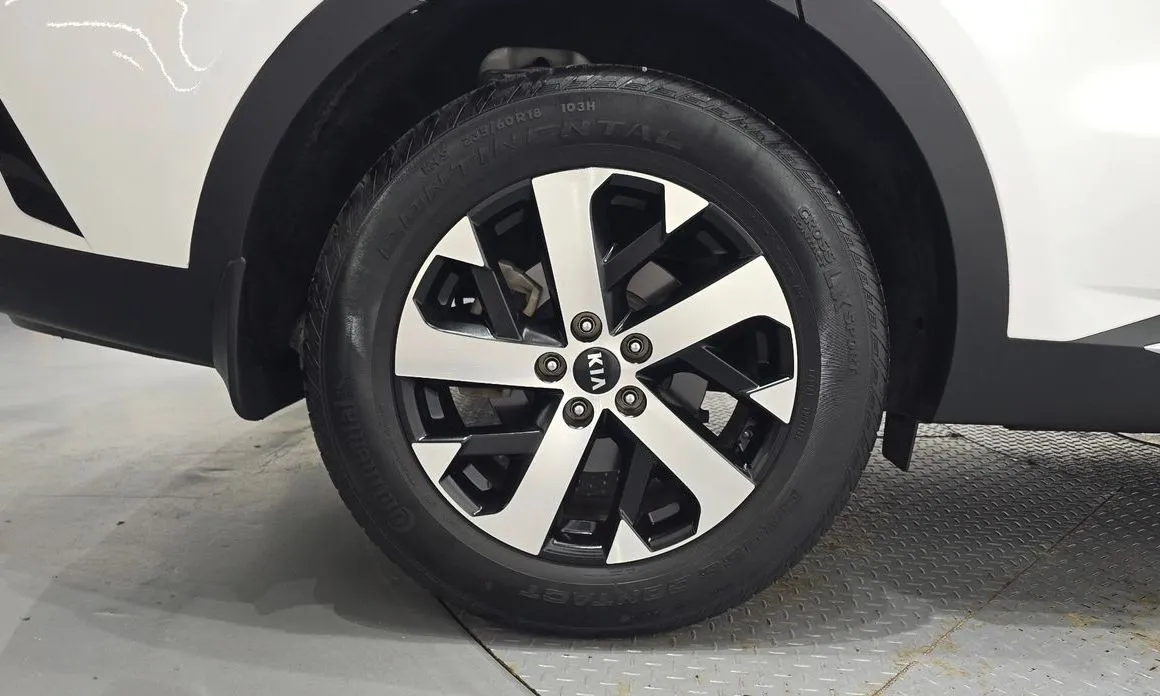 Kia Sorento — фото 9