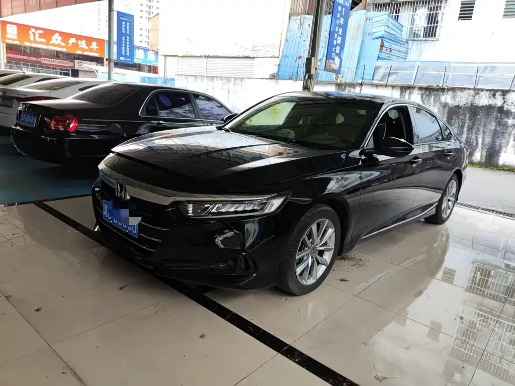 Honda Accord — фото 1