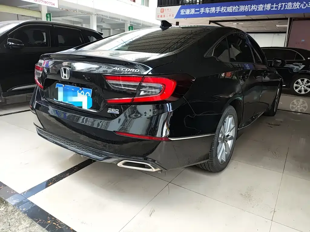 Honda Accord — фото 7