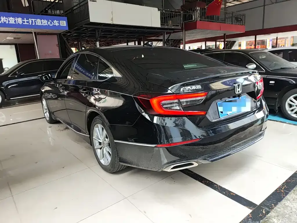 Honda Accord — фото 6