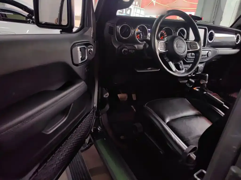 Jeep Wrangler — фото 4
