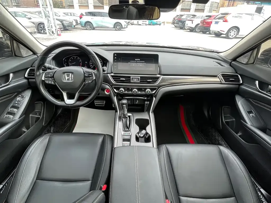Honda Accord — фото 10