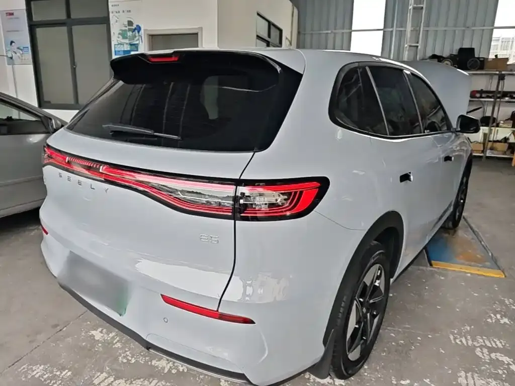 Geely Galaxy E5 — фото 10