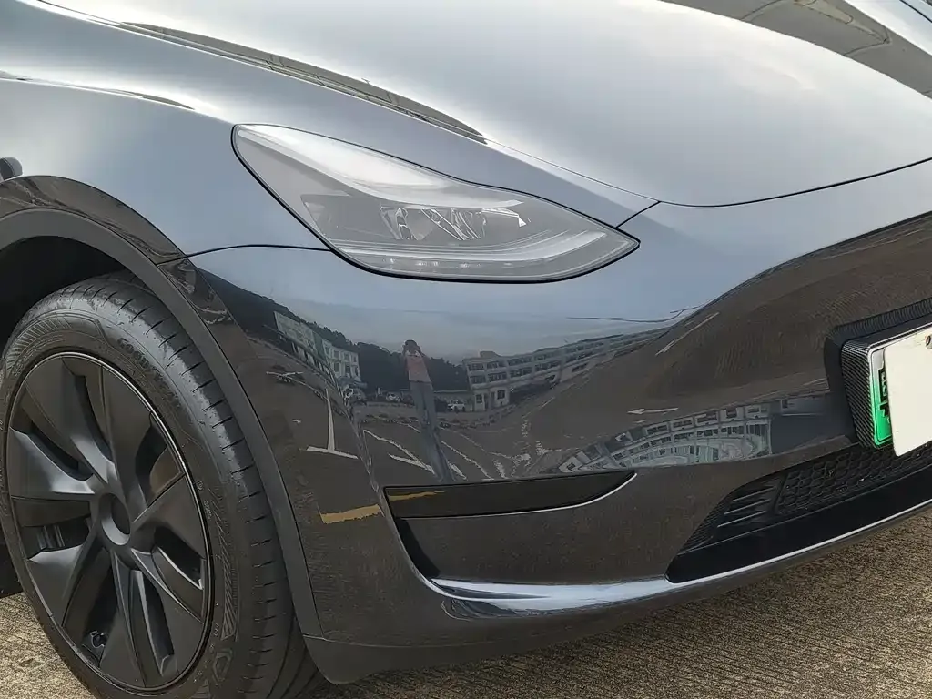 Tesla Model Y — фото 8