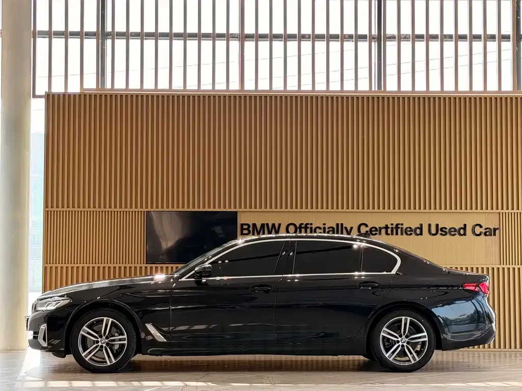 BMW 5 Series — фото 6
