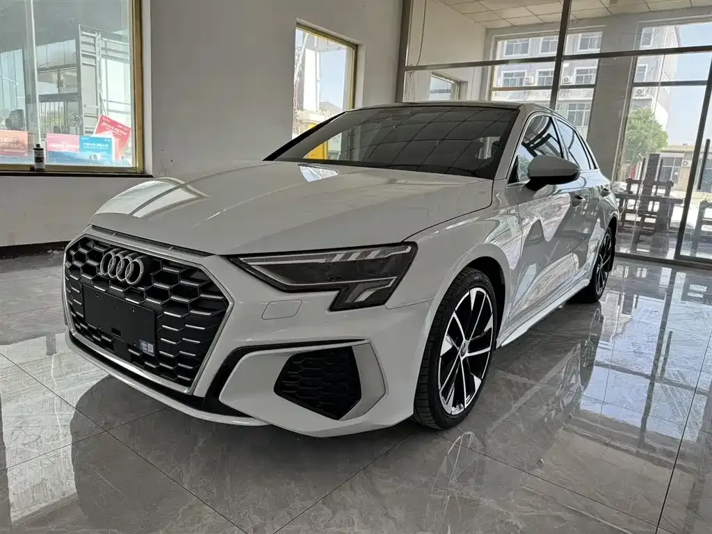 Audi A3 — фото 1