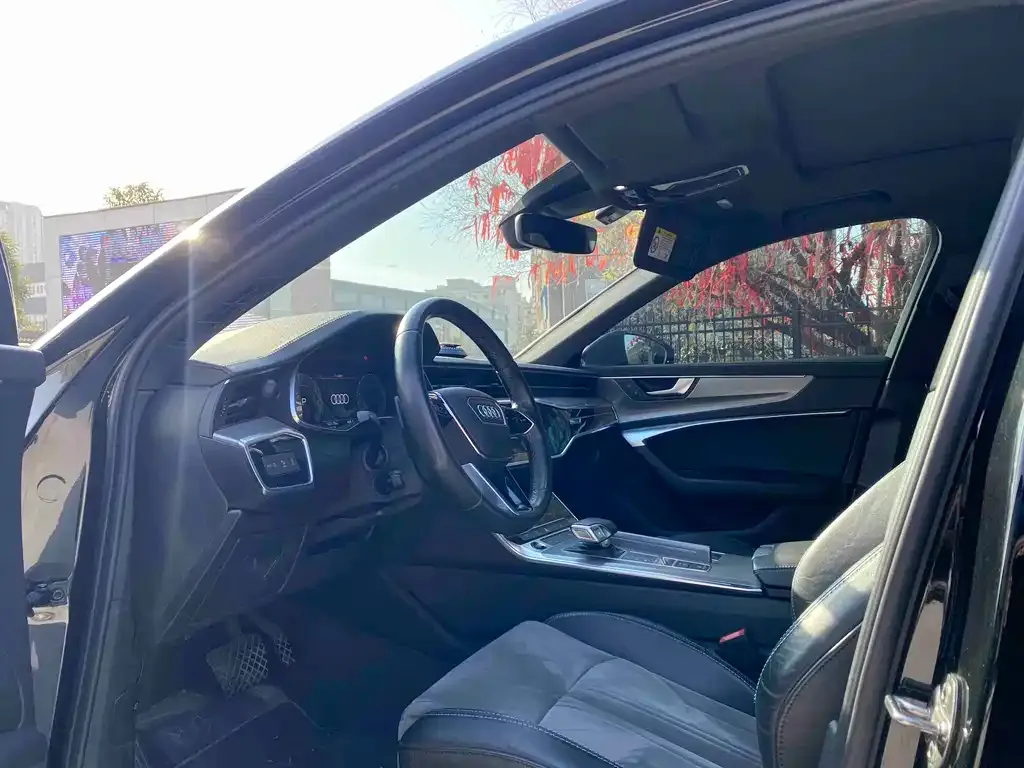Audi A6L 2021 из CN, фото 8