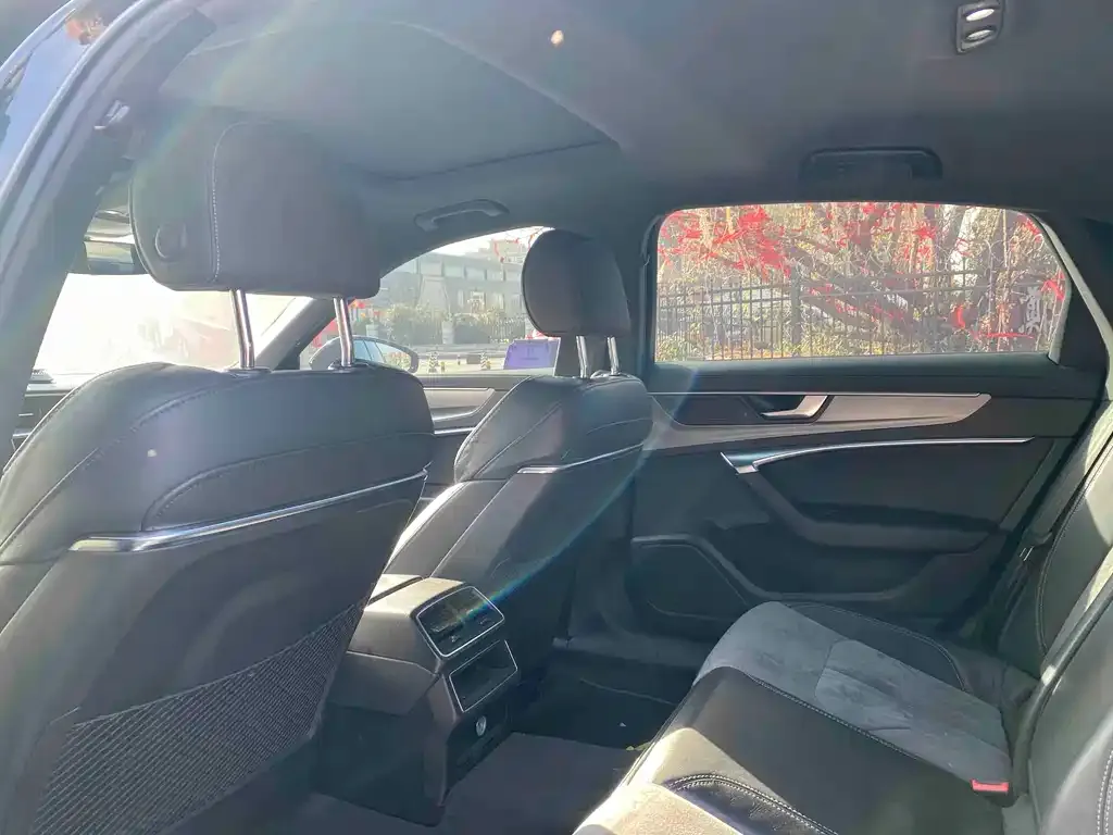 Audi A6L 2021 из CN, фото 2