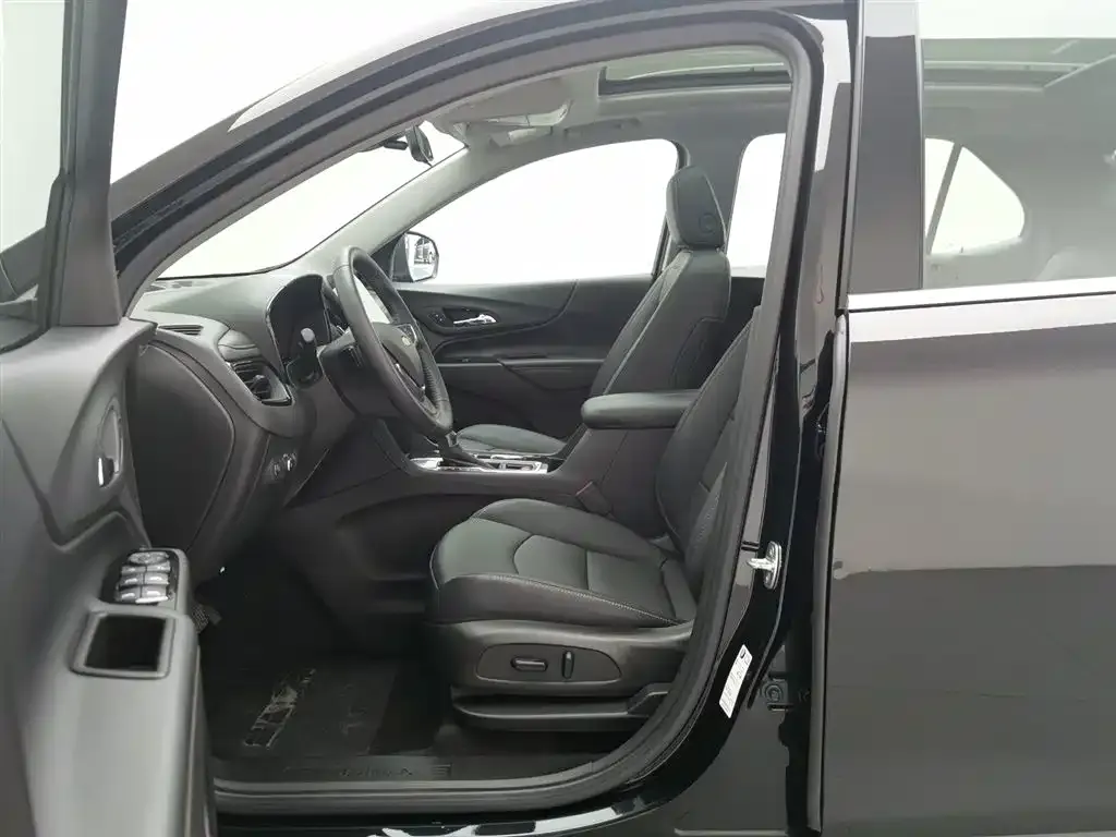 Chevrolet Equinox 2023 из CN, фото 3
