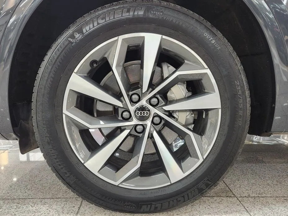 Audi Q5 2023 из KR, фото 9