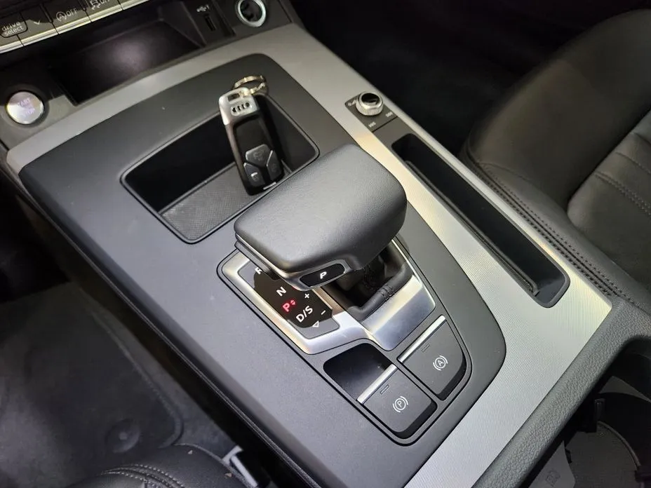 Audi Q5 2023 из KR, фото 4