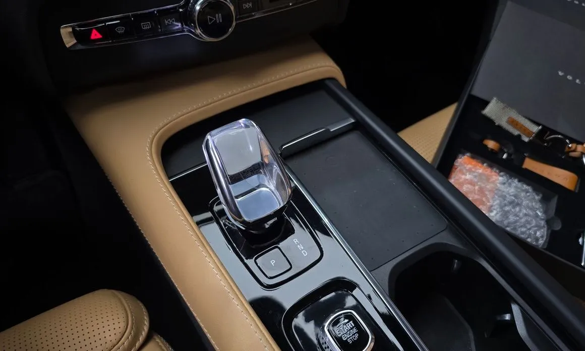 Volvo XC90 2023 из KR, фото 7
