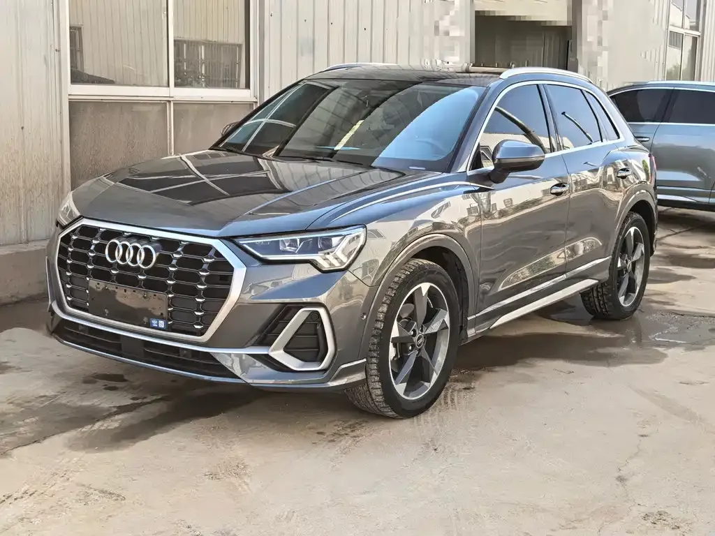 Audi Q3 — фото 1