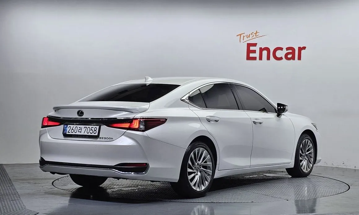 Lexus ES 2025 из KR, фото 3
