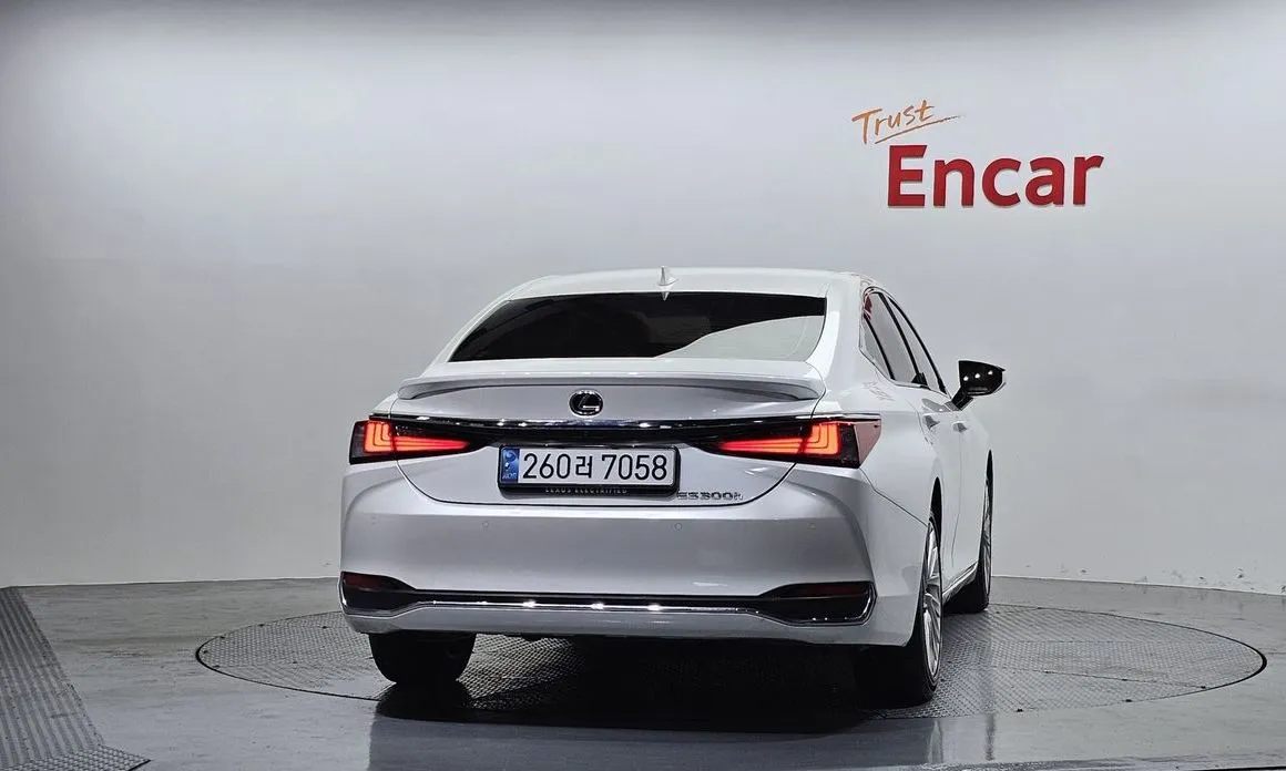 Lexus ES 2025 из KR, фото 2
