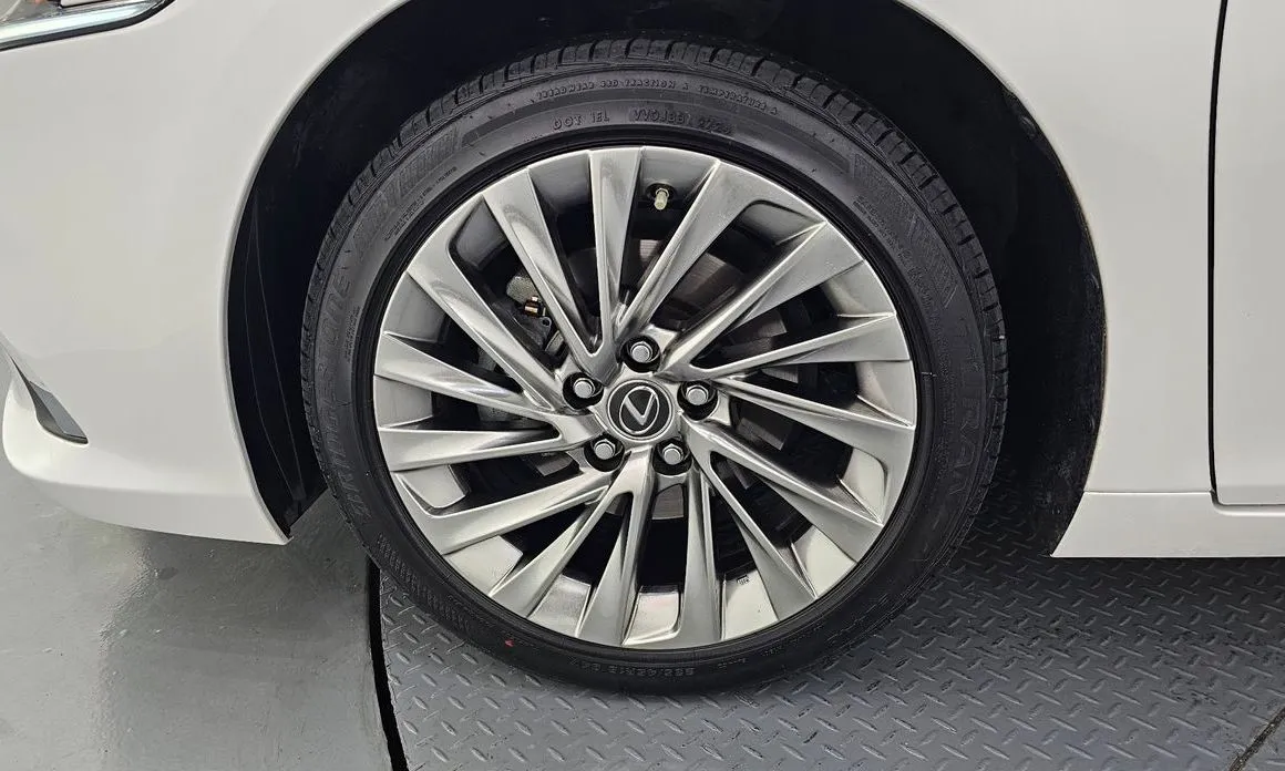 Lexus ES 2025 из KR, фото 4