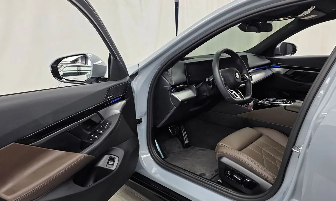 BMW 5-Series 2024 из KR, фото 4