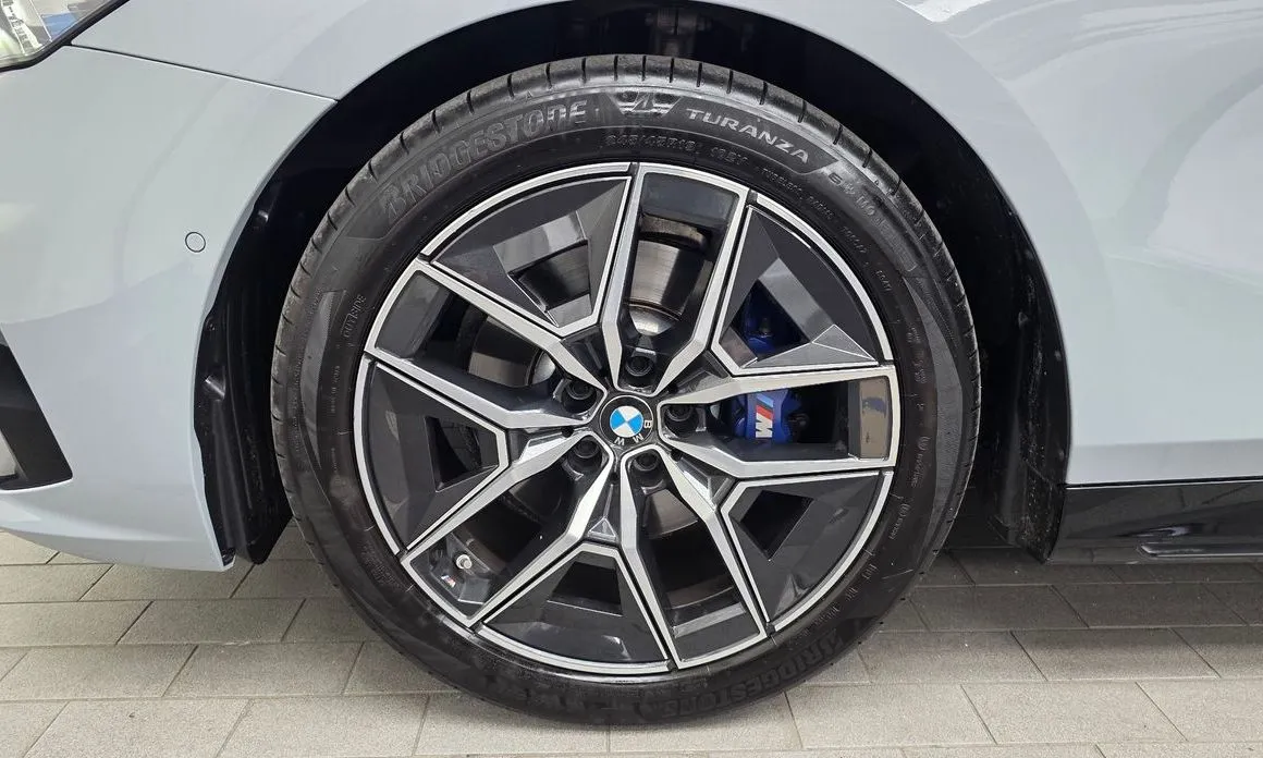 BMW 5-Series 2024 из KR, фото 8