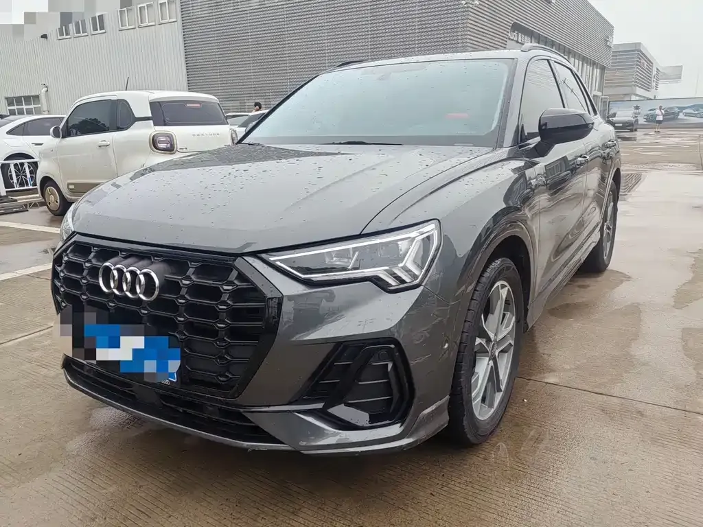 Audi Q3 — фото 1