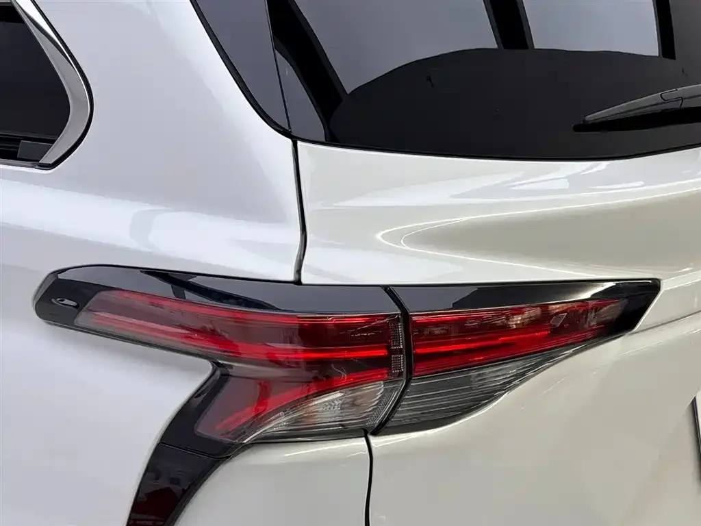 Toyota Sienna — фото 7