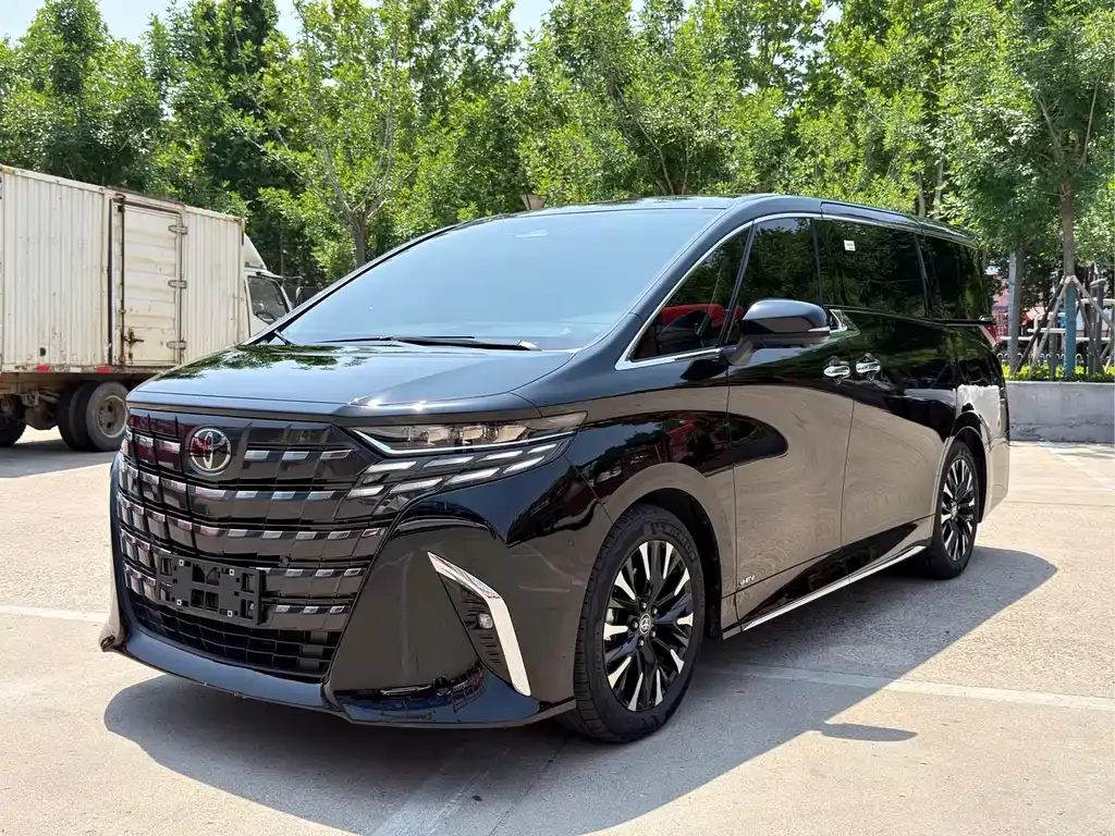 Toyota Alphard — фото 5