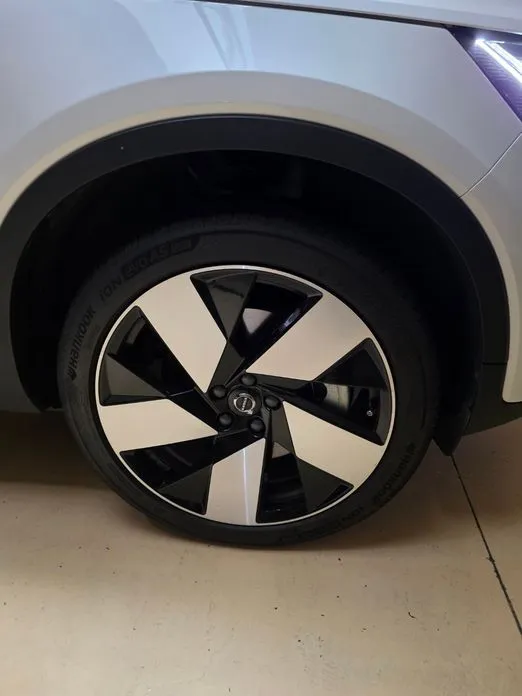 Volvo C40 2024 из KR, фото 3