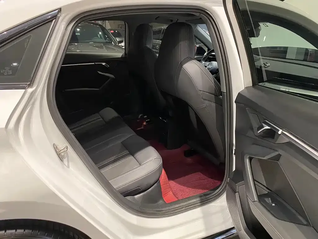Audi A3 2022 из CN, фото 2