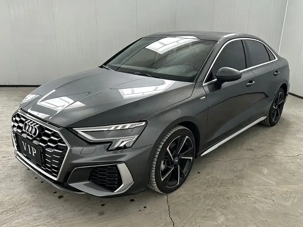 Audi A3 — фото 1