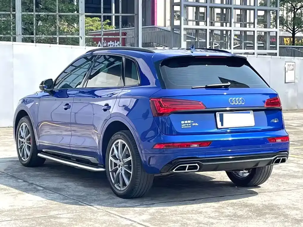 Audi Q5L — фото 7