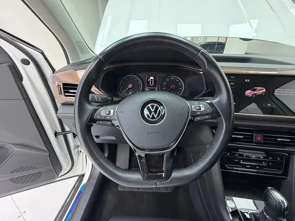 Volkswagen Tharu — фото 5