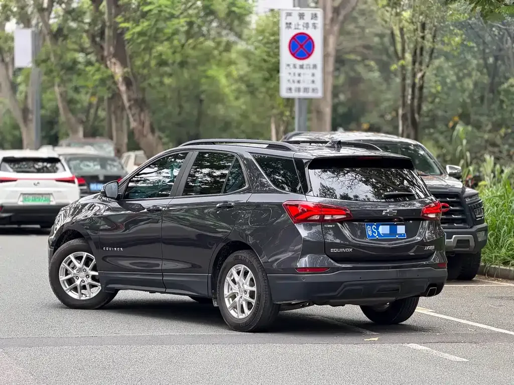 Chevrolet Equinox 2022 из CN, фото 9