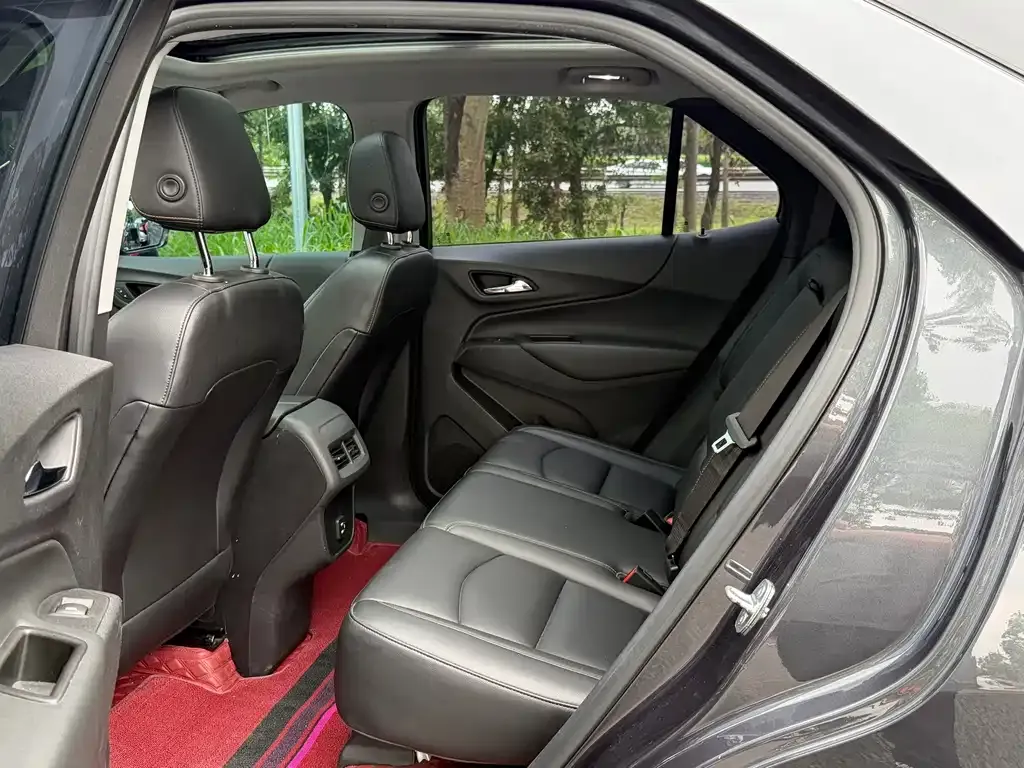 Chevrolet Equinox 2022 из CN, фото 7