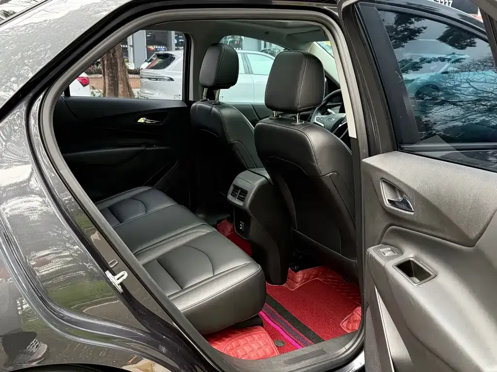 Chevrolet Equinox 2022 из CN, фото 8