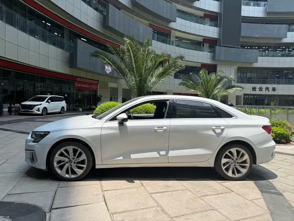 Audi A3 — фото 2