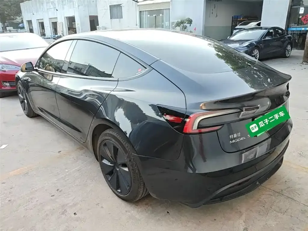 Tesla Model 3 — фото 4