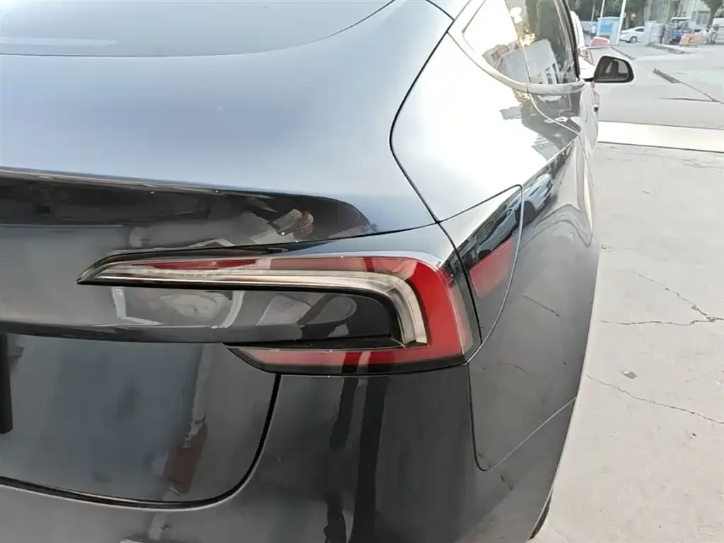 Tesla Model 3 — фото 2