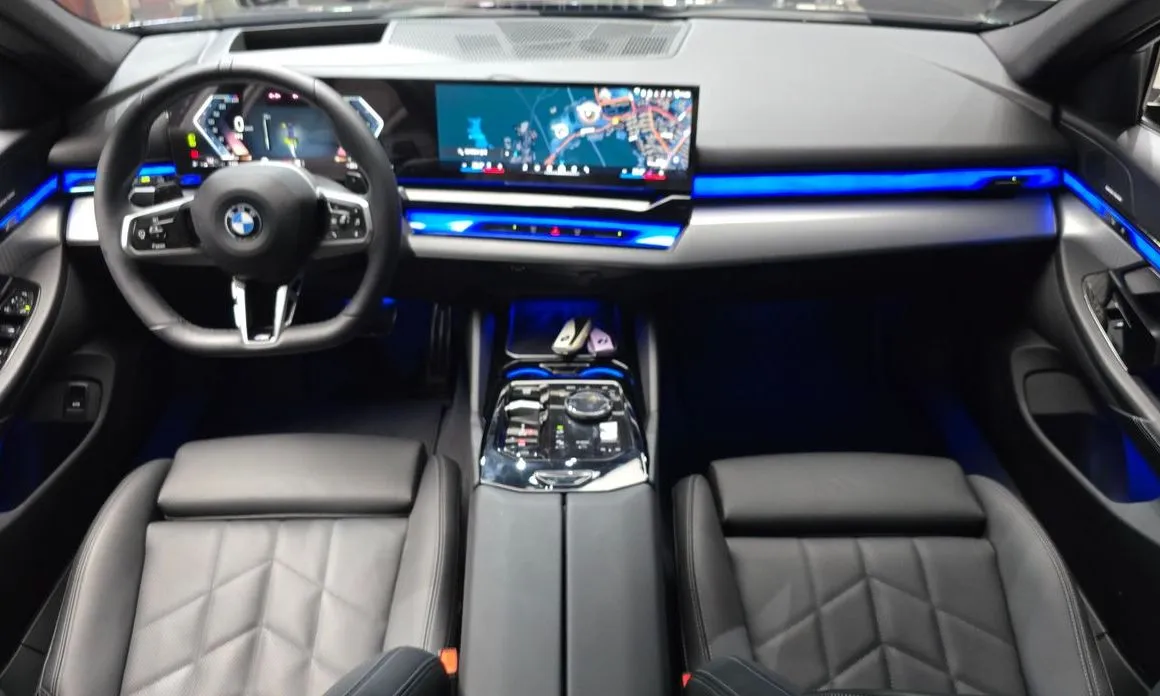 BMW 5-Series 2025 из KR, фото 3