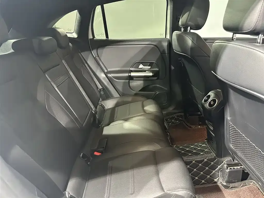 Mercedes-Benz GLA — фото 9