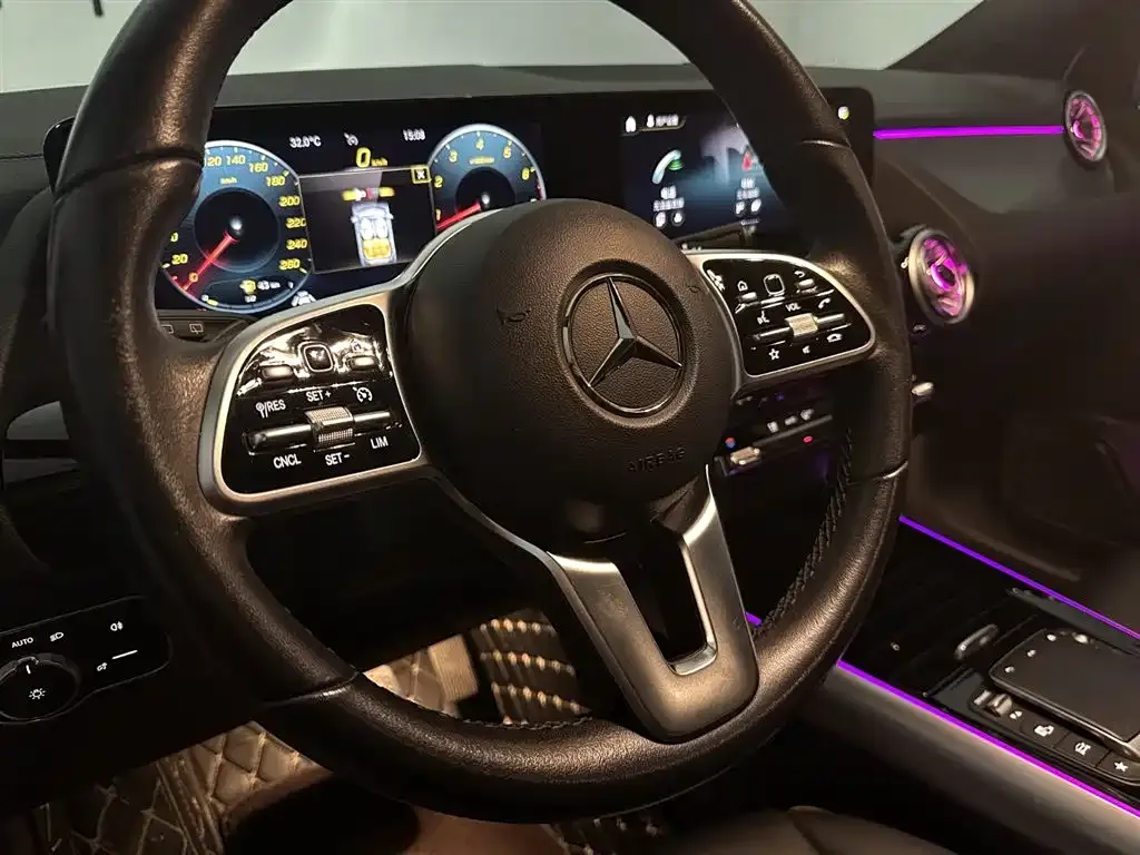 Mercedes-Benz GLA — фото 10